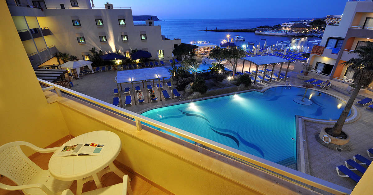 Een foto van het zwembad bij Riviera Spa Resort