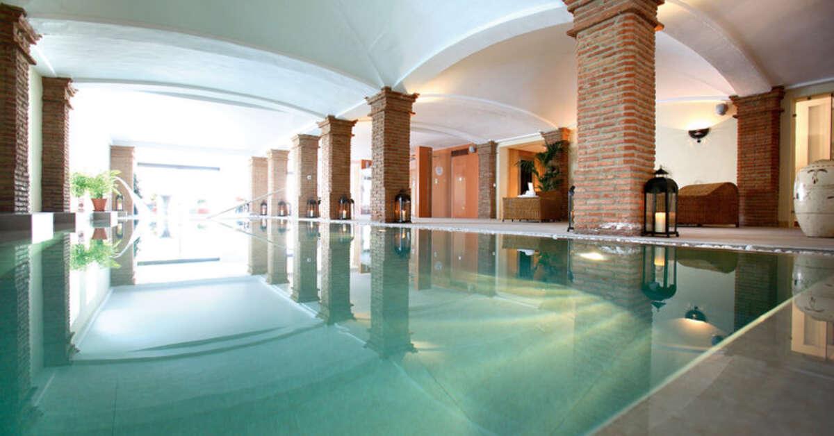 Een foto van het zwembad bij La Bobadilla a Royal Hideaway Hotel