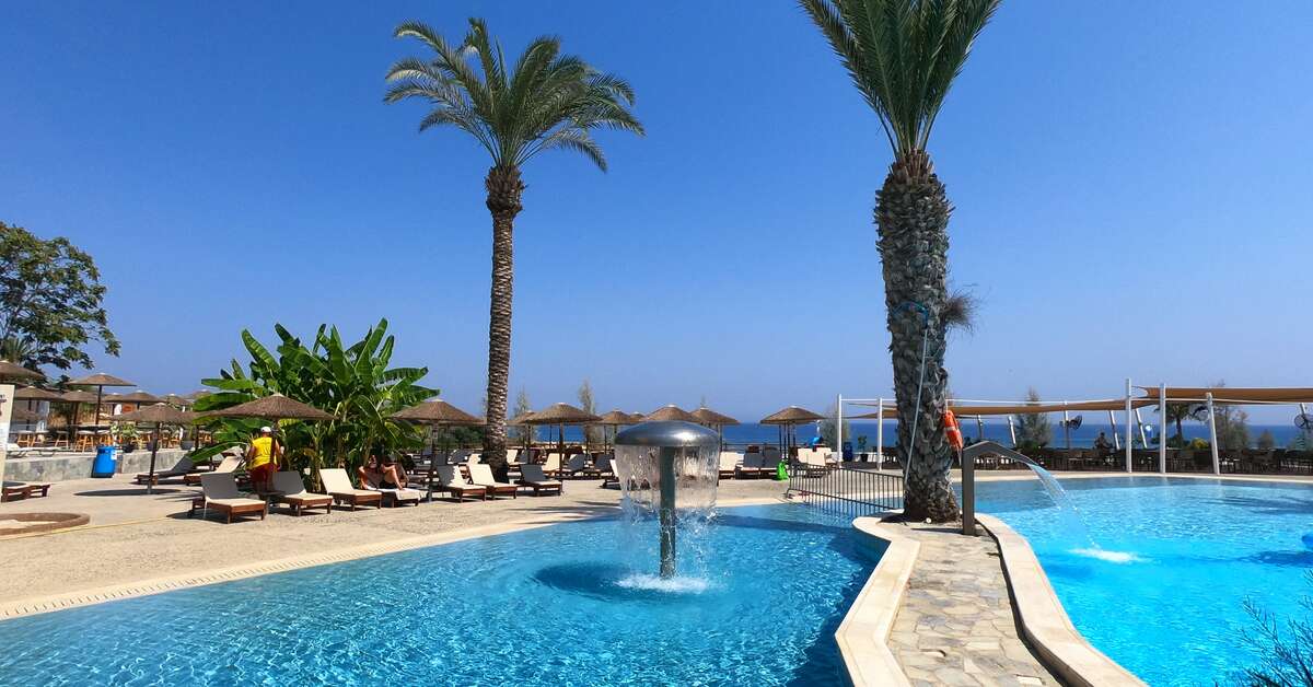 Een foto van het zwembad bij Malama Beach Holiday Village