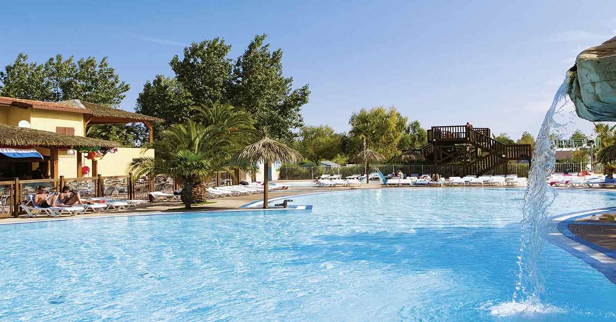 Een foto van het zwembad bij Camping Blue Bayou