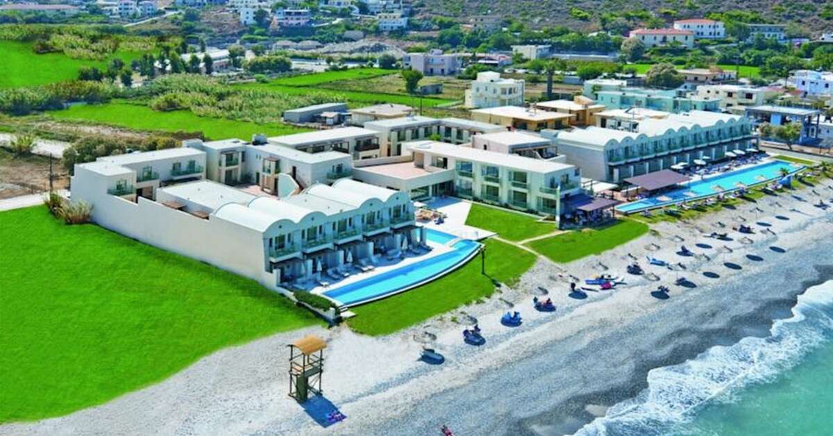 Ein Foto vom Pool im Giannoulis Grand Bay Beach Resort