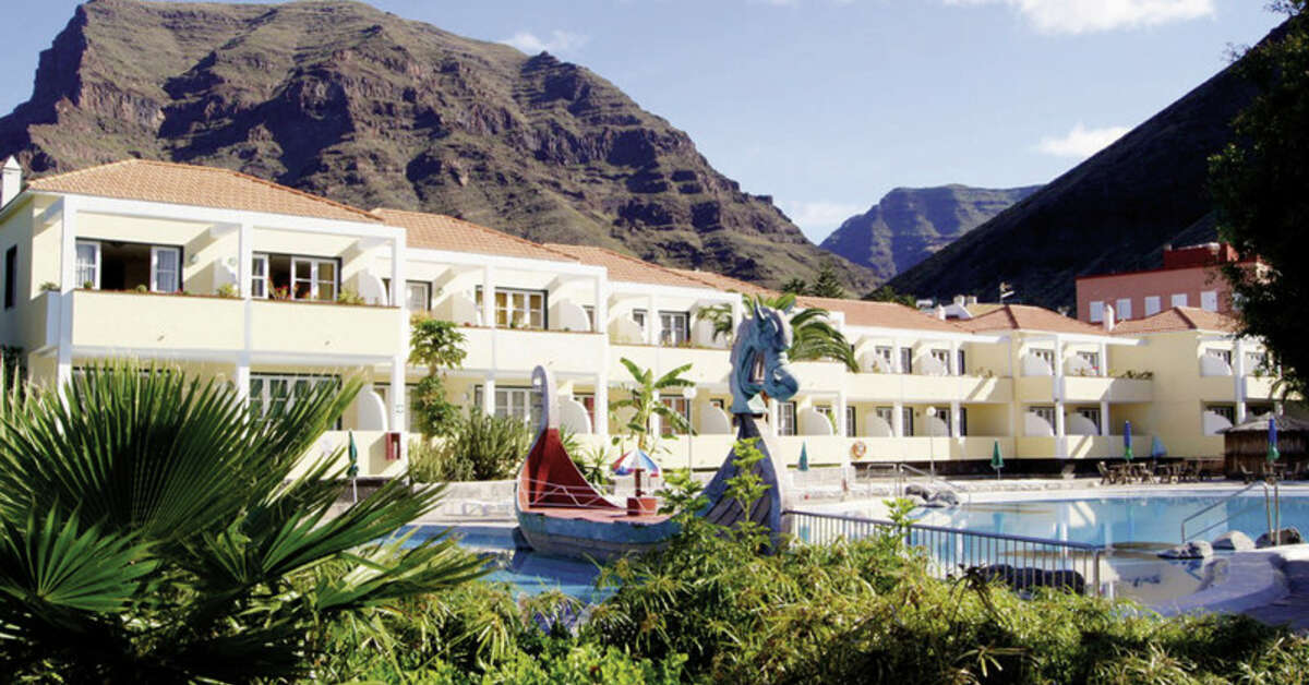 Ein Foto vom Pool im Aparthotel Solvasa Laurisilva