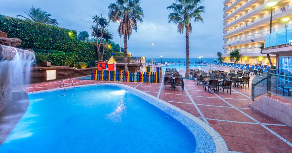 Een foto van het zwembad bij Hotel Cala Font