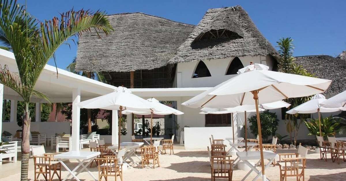 Een foto van het terras bij Dhow Inn boutique hotel
