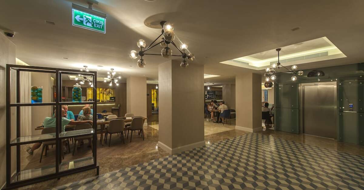 Een foto van het interieur van Le Bleu Hotel & Resort