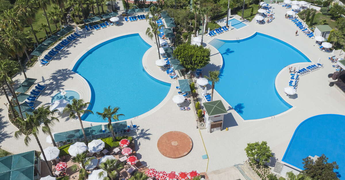 Een foto van het zwembad bij Hotel Iz Flower Side Beach