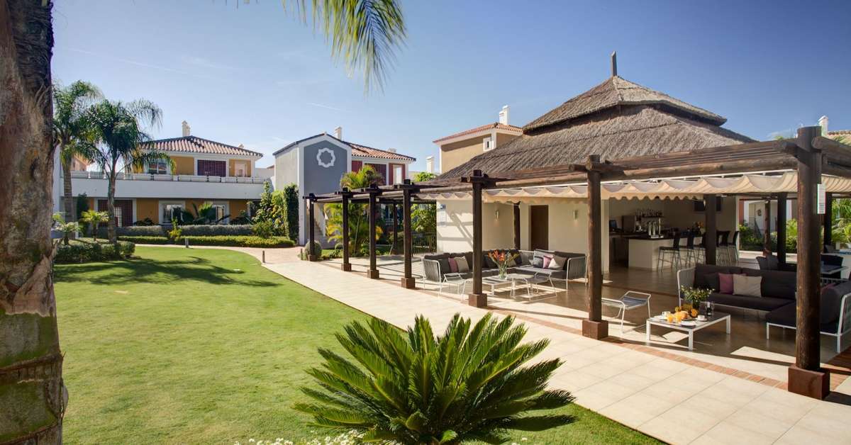 Een foto van de buitenkant van Cortijo del Mar Resort