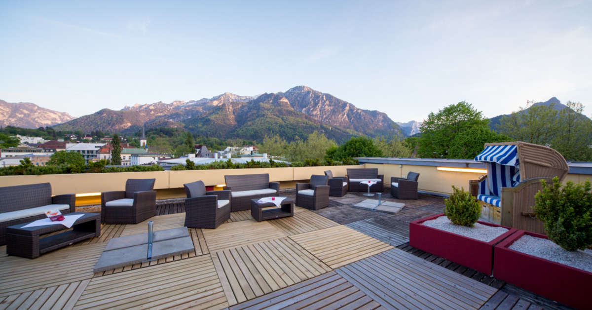 Een foto van het terras bij Hotel Bayern Vital