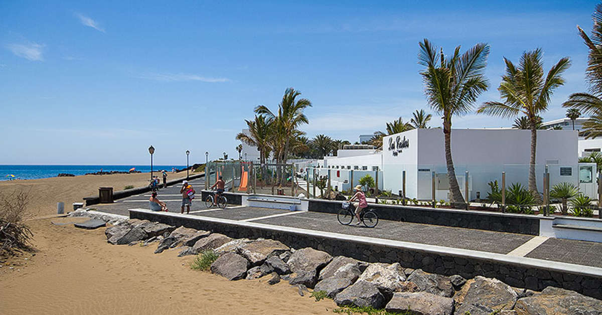 Ein Foto von der Außenansicht des Hotel Las Costas