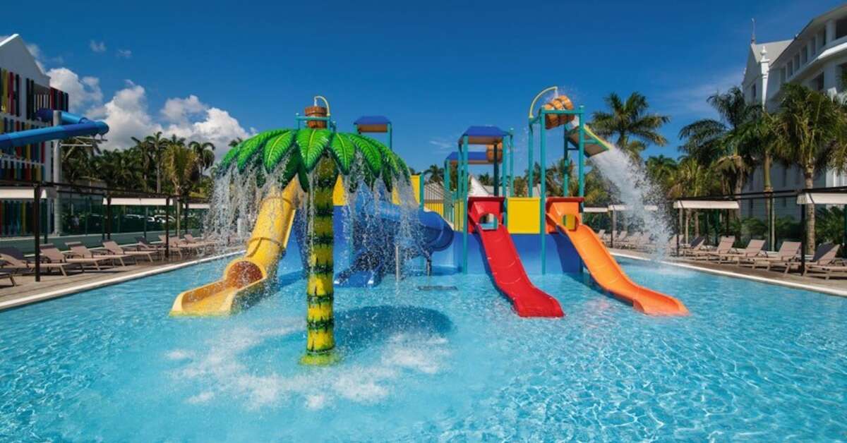Een foto van het zwembad bij Riu Ocho Rios