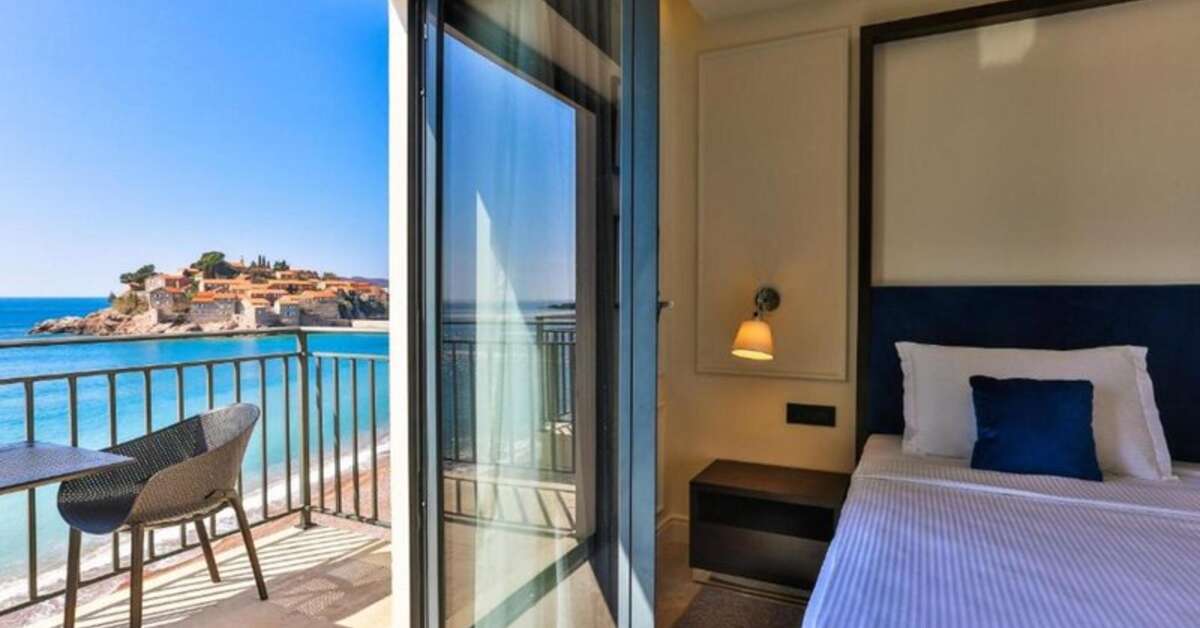 Een foto van Hotel California by Aycon