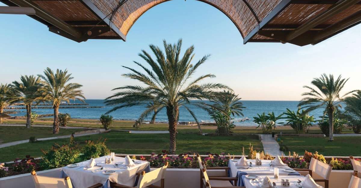 Een foto van Constantinou Bros Athena Royal Beach Hotel