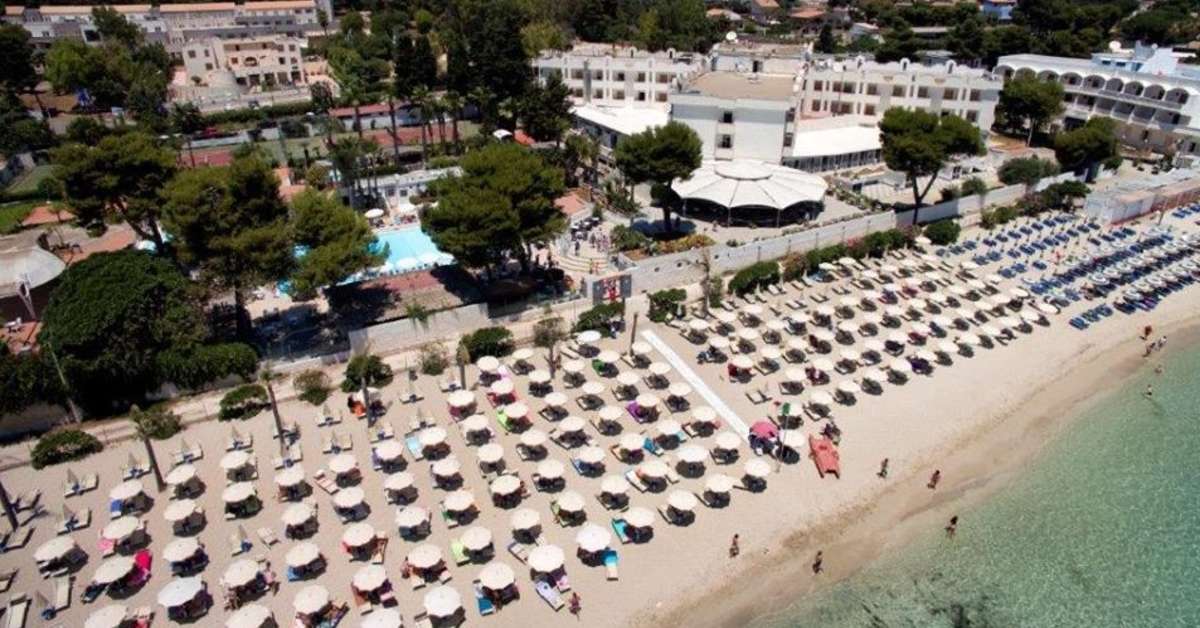 Een foto van het strand bij Fontane Bianche Beach Club