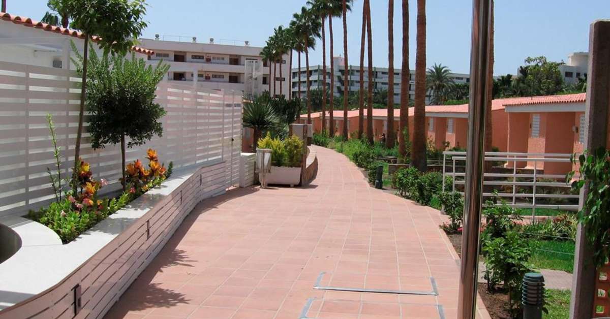 Een foto van het terras bij Bungalows Los Girasoles
