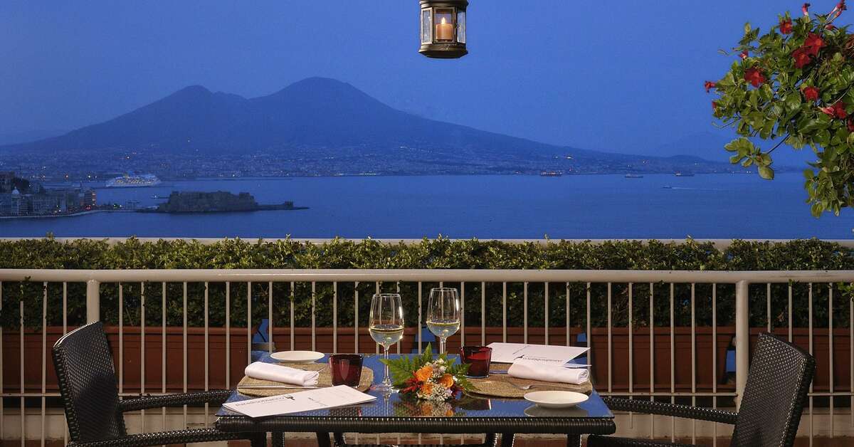 Ein Foto von der Terrasse im BW Signature Collection Hotel Paradiso