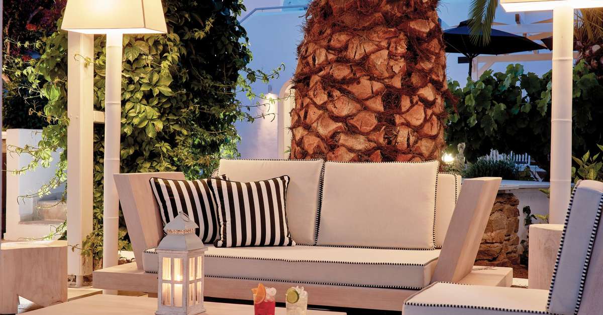 Een foto van het terras bij Mr & Mrs White Corfu