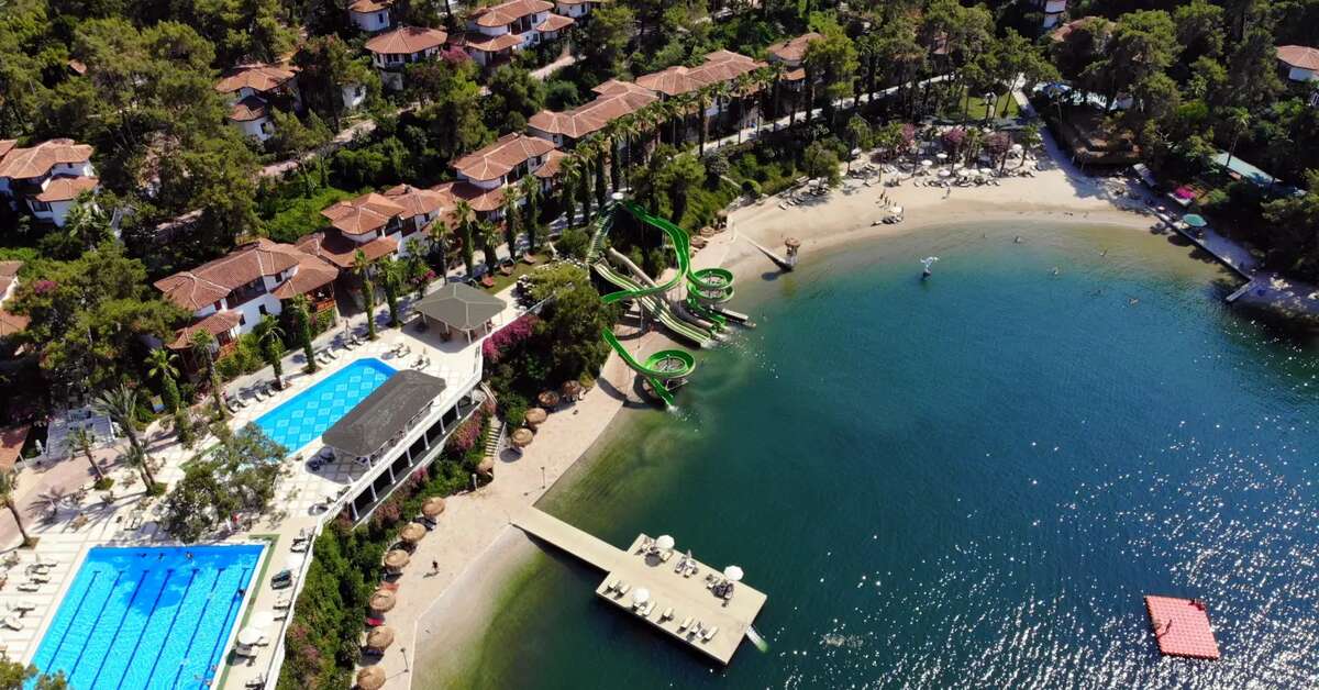 Een foto van het zwembad bij Club & Hotel Letoonia