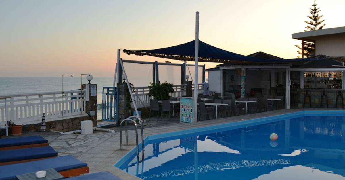 Een foto van het zwembad bij Sunset Beach Hotel