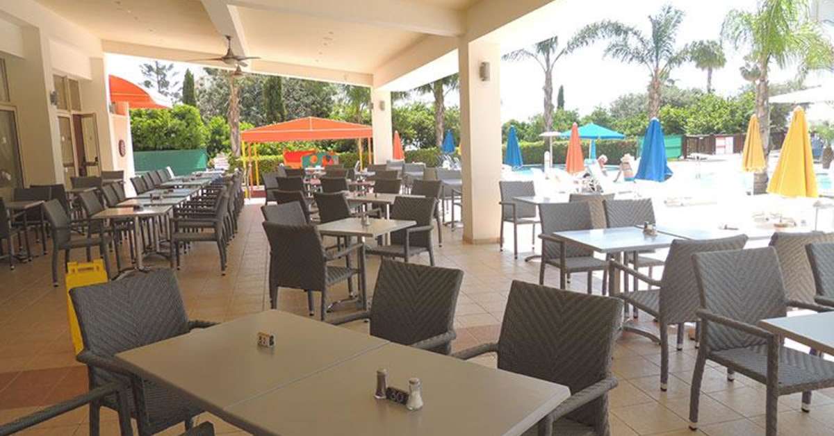 Ein Foto von der Terrasse im Anesis Hotel