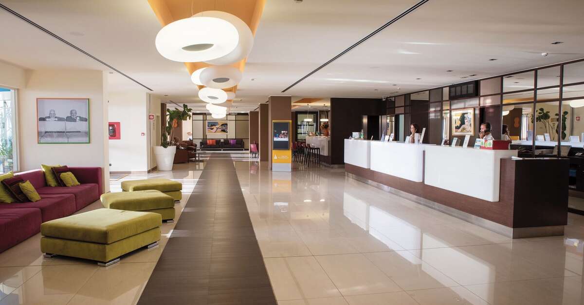 Een foto van het interieur van GH Avalon Sikani Resort