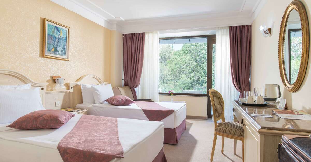 Een foto van The Palace Hotel Sunny Day