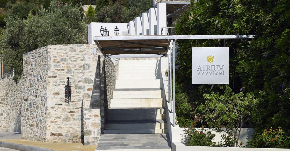 Een foto van de buitenkant van Atrium Hotel Skiathos