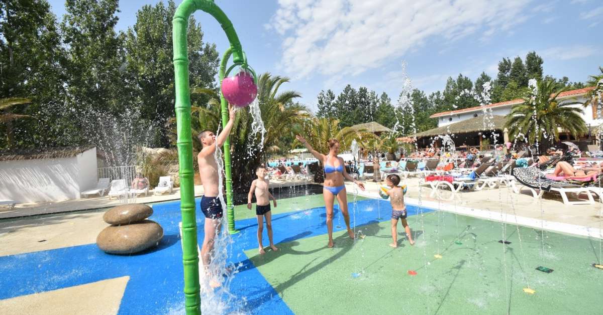 Een foto van het zwembad bij Camping Blue Bayou