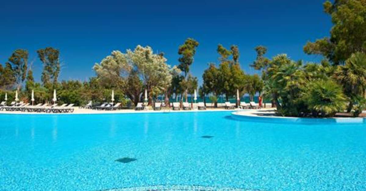 Een foto van het zwembad bij VOI Floriana Resort