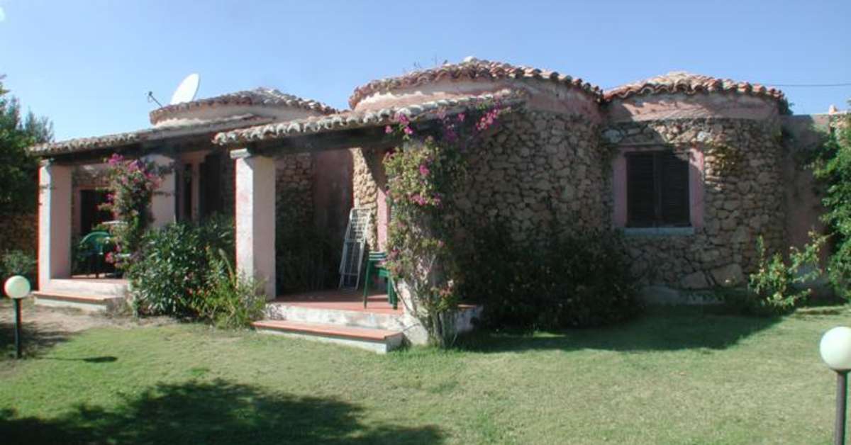 Een foto van de buitenkant van Baia Caddinas Resort & Spa