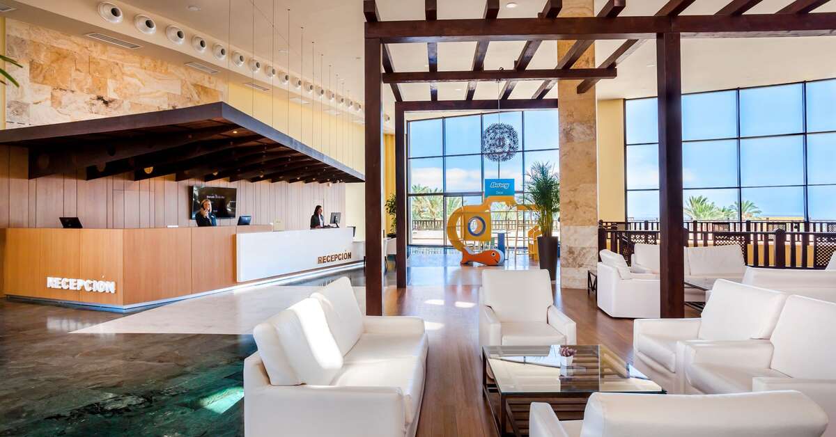 Een foto van het interieur van Occidental Jandia Mar