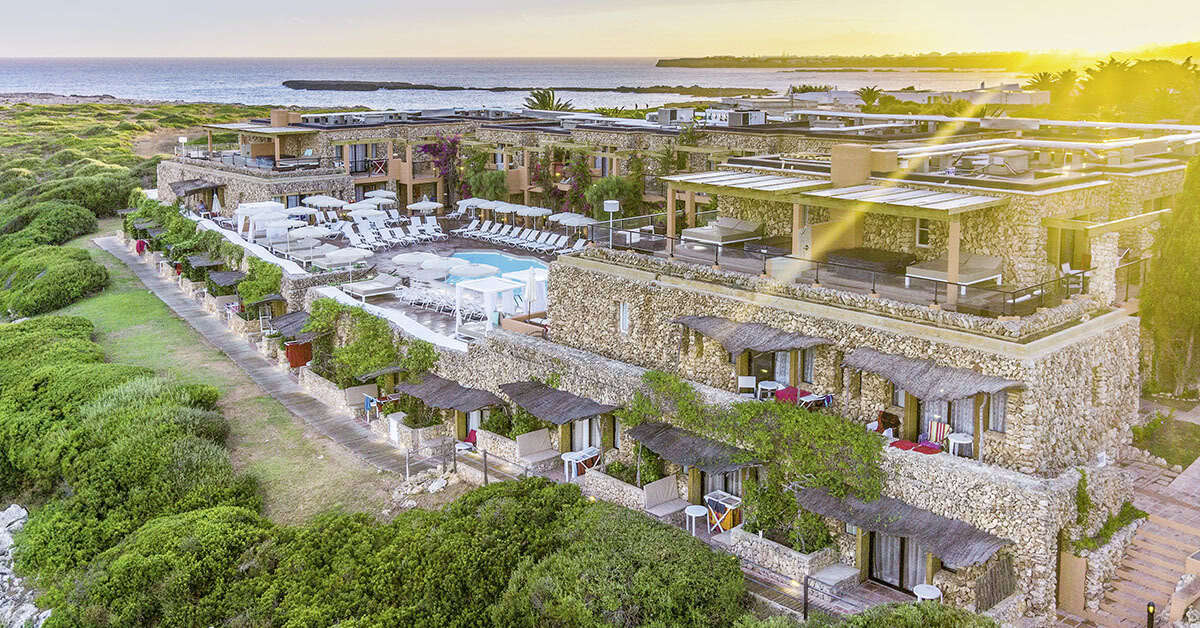 Een foto van de buitenkant van Pierre & Vacances Premium Menorca Binibeca