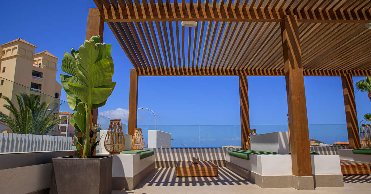 Een foto van het terras bij Ohasis Boutique Suites