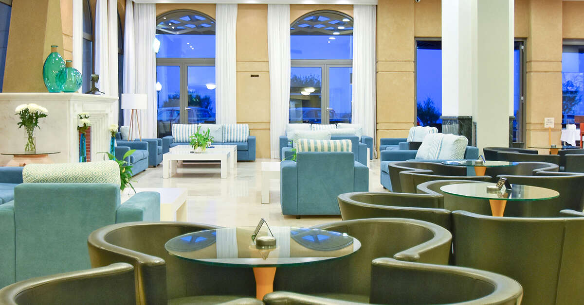Een foto van het interieur van Ibiscus Hotel