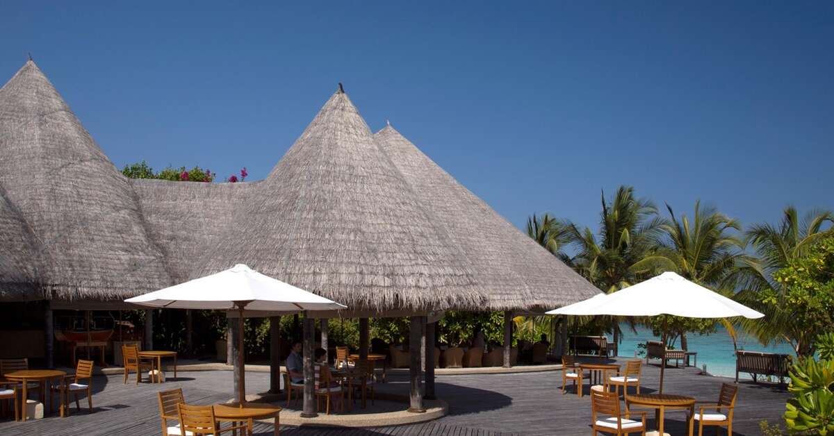 Een foto van het terras bij Coco Palm Dhuni Kolhu