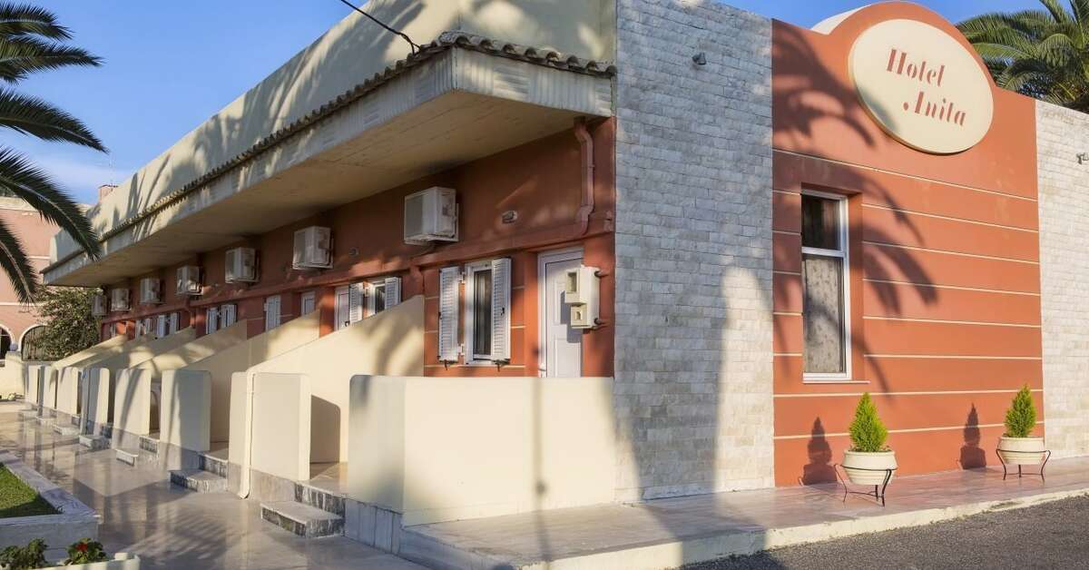 Een foto van de buitenkant van Hotel Anita Corfu