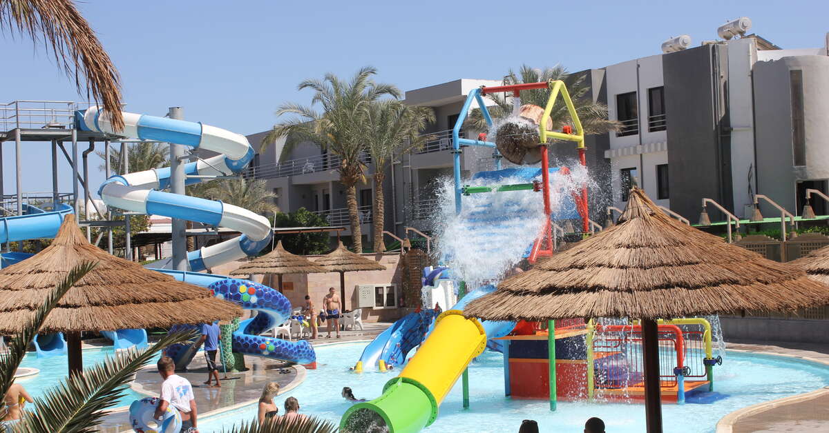 Een foto van het zwembad bij Seagull Beach Resort