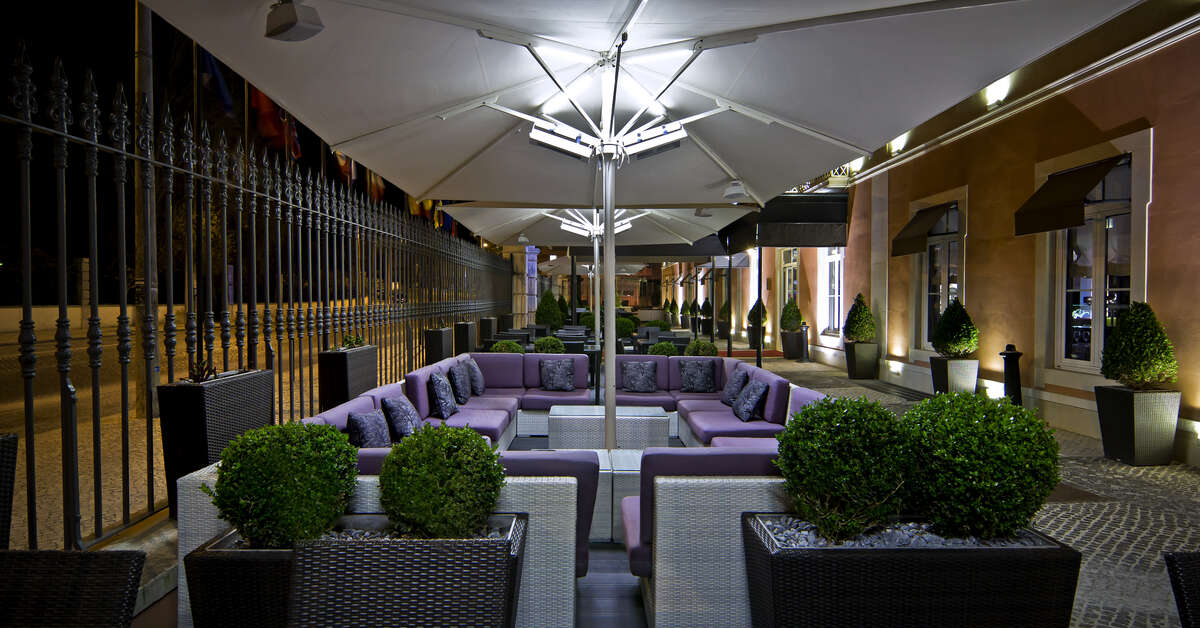 Een foto van het terras bij Sana Silver Coast Hotel