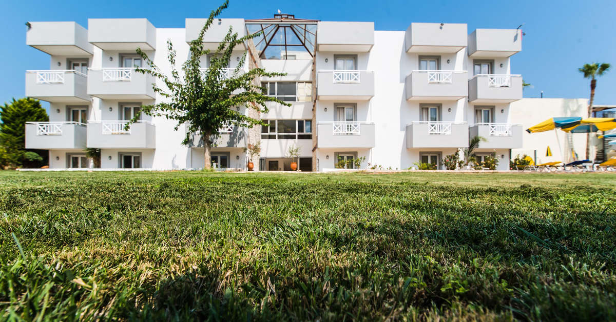 Een foto van de buitenkant van Vagelis Comfort Appartementen