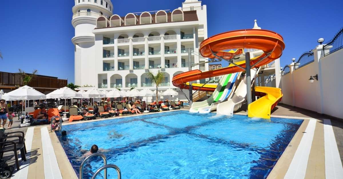 Ein Foto von einer Übersicht des Hotel Side Crown Serenity