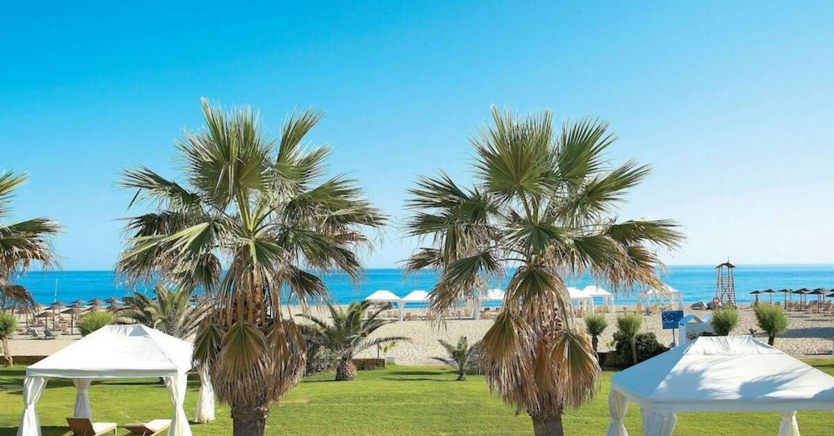 Een foto van het terras bij Grecotel Creta Palace
