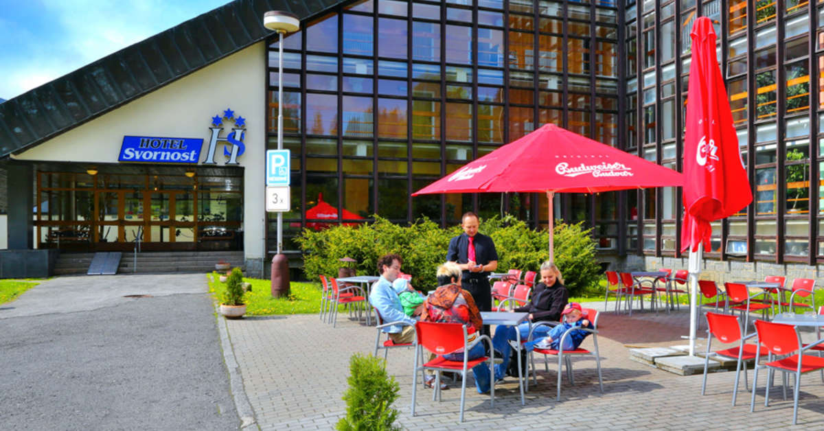 Een foto van het terras bij Wellness Hotel Svornost