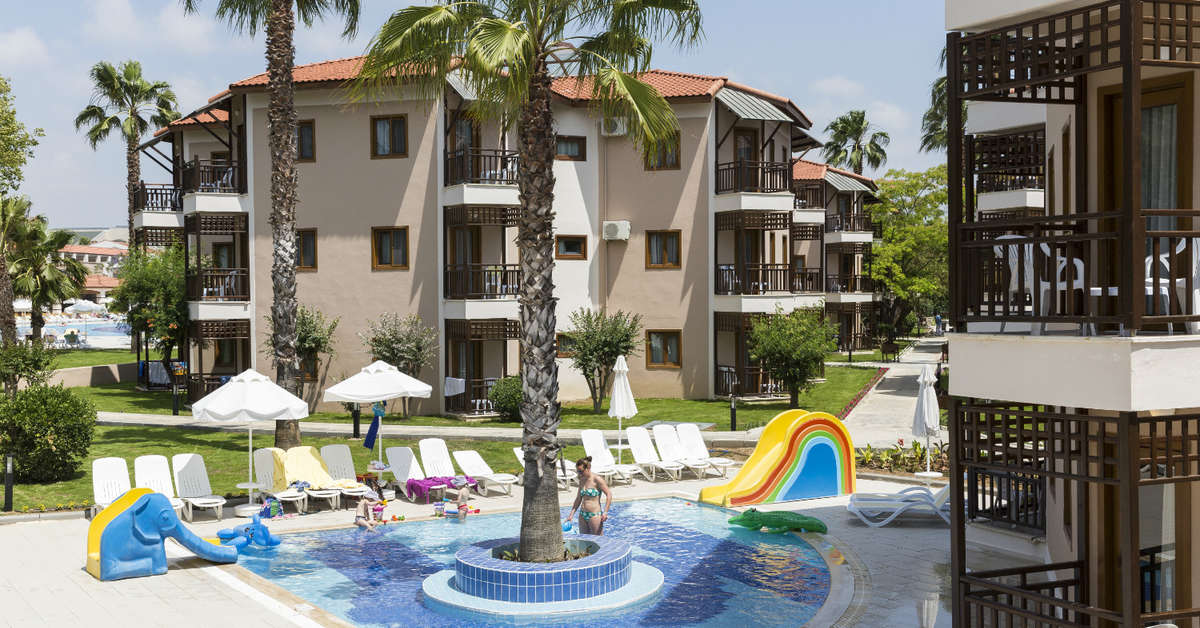 Ein Foto vom Pool im Serra Garden