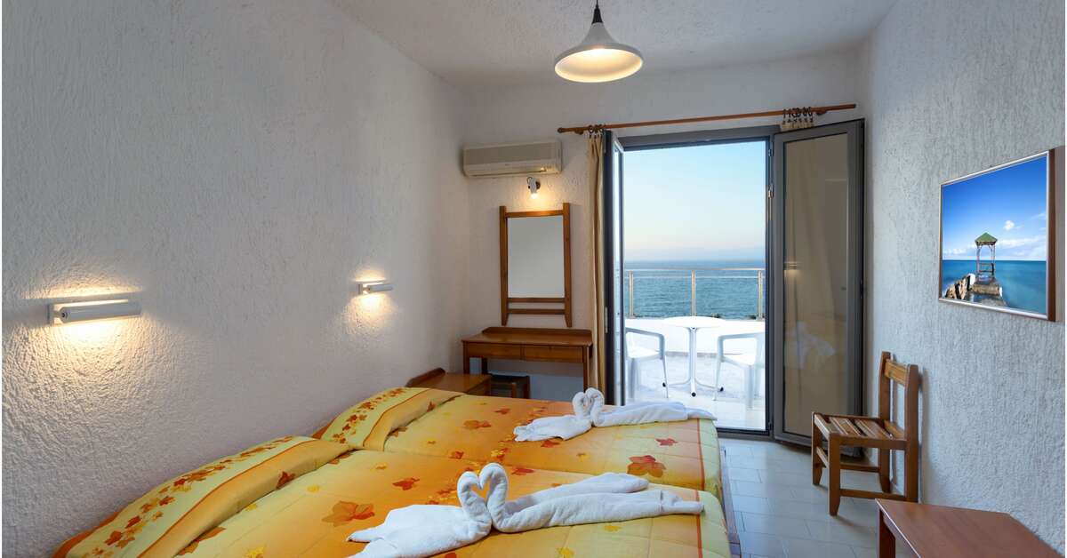 Ein Foto Neon Hotel