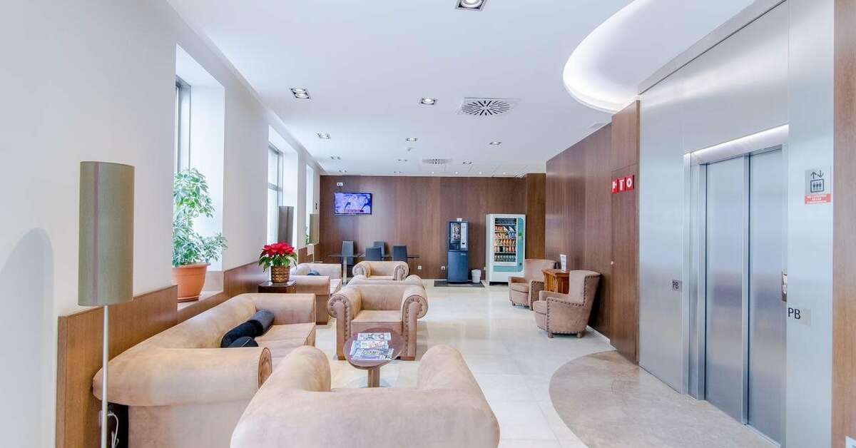 Een foto van het interieur van Hotel Santa Marta Barcelona