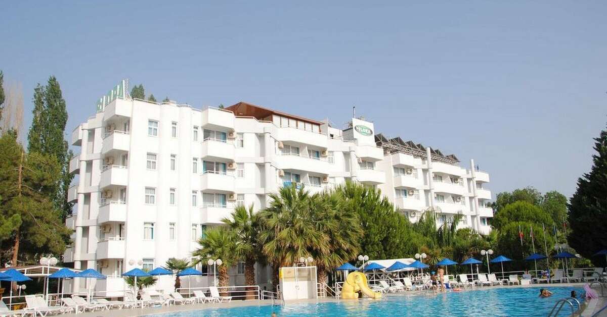 Een foto van het zwembad bij Hotel Flora Suites