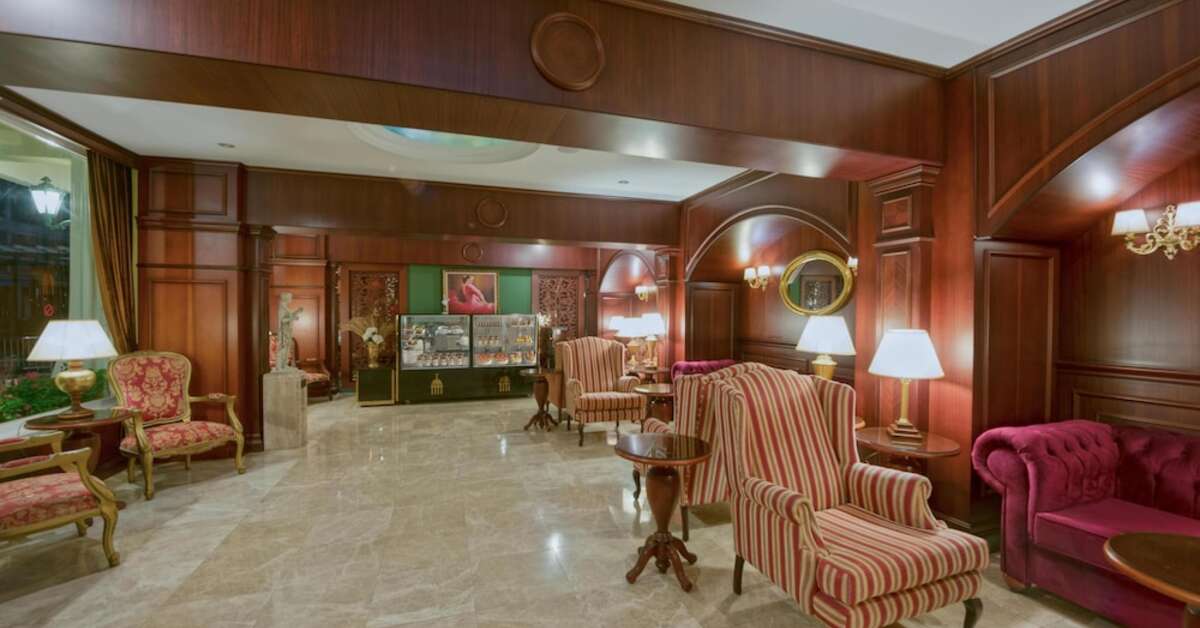 Een foto van het interieur van Antique Roman Palace Museum Hotel
