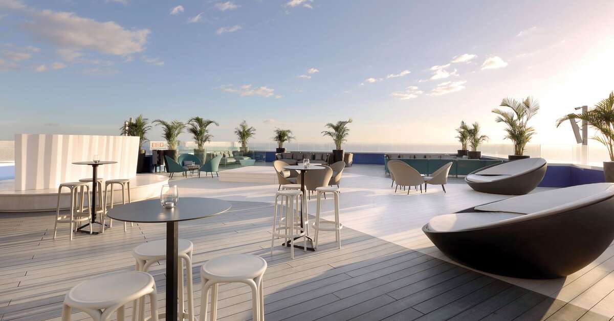 Een foto van het terras bij Hard Rock Hotel Tenerife