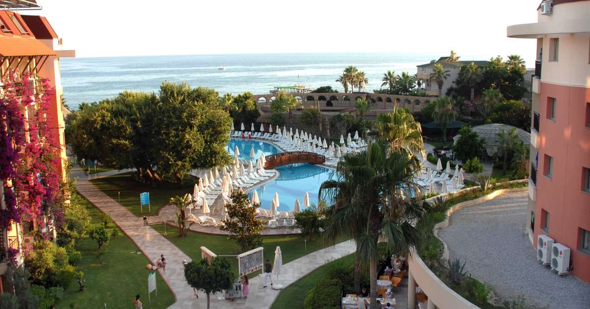 Een foto van het zwembad bij Palmeras Beach Hotel