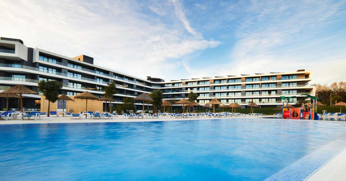Een foto van het zwembad bij Aparthotel Alvor Baia