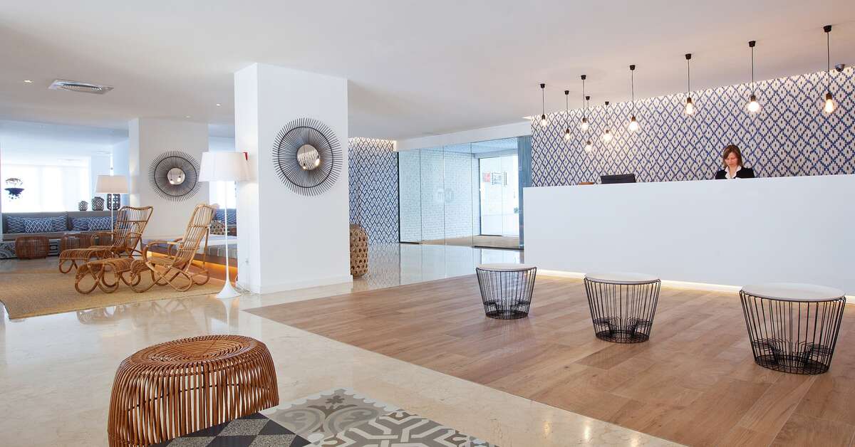 Een foto van het interieur van HM Gran Fiesta